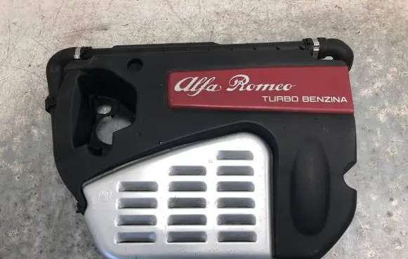 Alfa Romeo Mito Engine cover (trim)