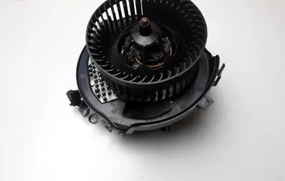 Volkswagen Golf VII A/C air flow flap actuator/motor 5Q2819021B
