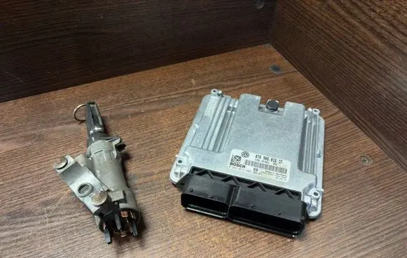 Volkswagen Transporter - Caravelle T5 Engine control unit/module 070906016 070906016CF
