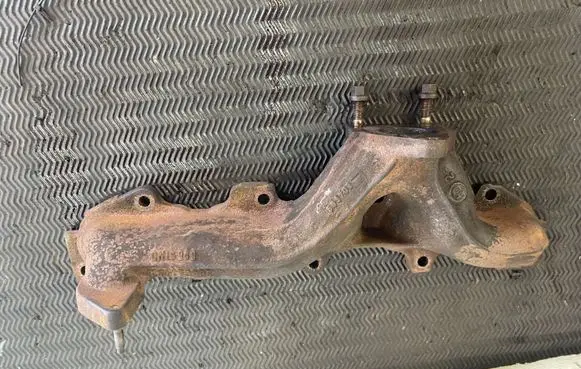 Ford Kuga I Exhaust manifold