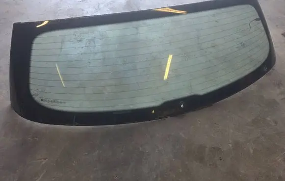 Opel Astra H Rear windscreen/windshield window 
