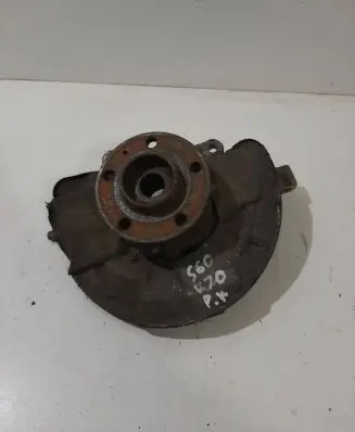 Volvo S60 Front wheel hub 9461943