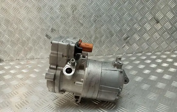 BMW X1 U11 Air conditioning (A/C) compressor (pump)