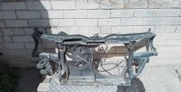 Volkswagen PASSAT B5 Radiator support slam panel