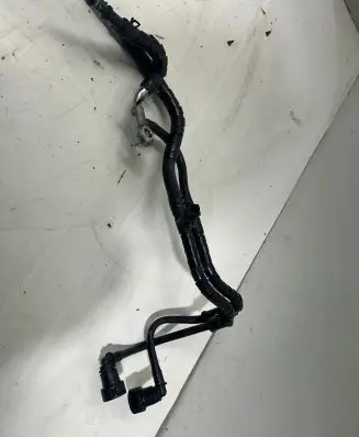 KIA Sorento Fuel injector supply line/pipe 