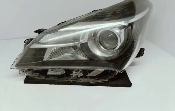 Toyota Yaris Headlight/headlamp 0D160 L1970 0D161