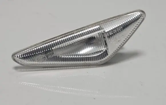BMW X5 E70 Front fender indicator light 7267978 7171008 135V07W