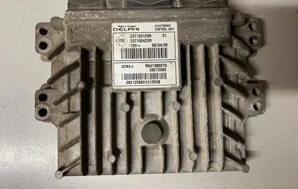 Renault Megane III Engine control unit/module 237100422R 237100120R 28212588