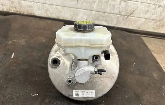 Porsche Macan (95B) Brake booster 4M0612103J