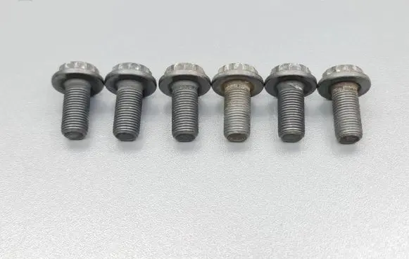 Hyundai i30 Flywheel bolts 