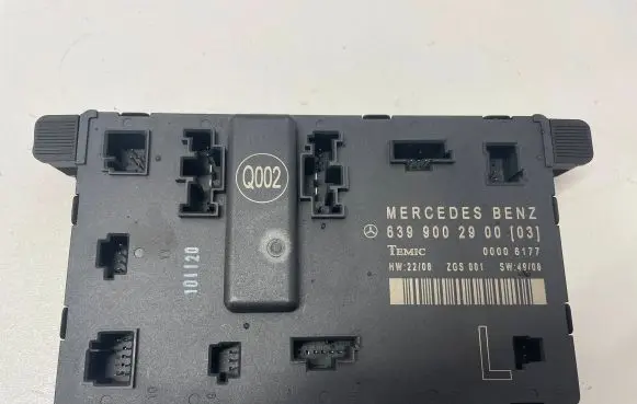 Mercedes-Benz Vito Viano W639 Door control unit/module A6399002900