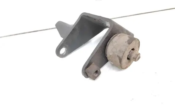 Toyota Avensis T250 Gearbox mounting bracket