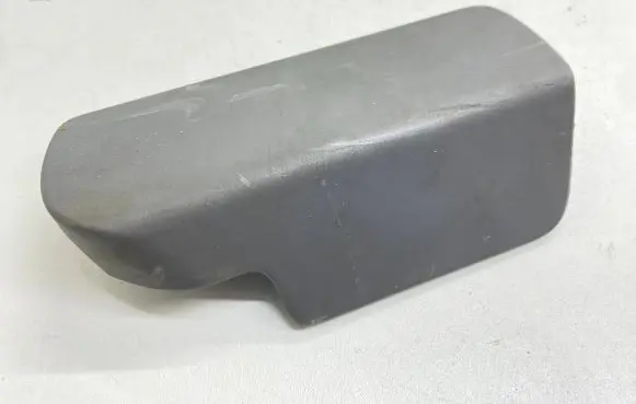 Audi Q7 4L Engine bonnet (hood) release handle 4L1823533A