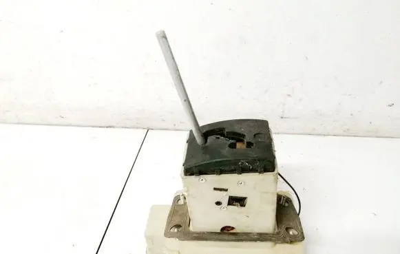 Peugeot 607 Gear shifter/selector