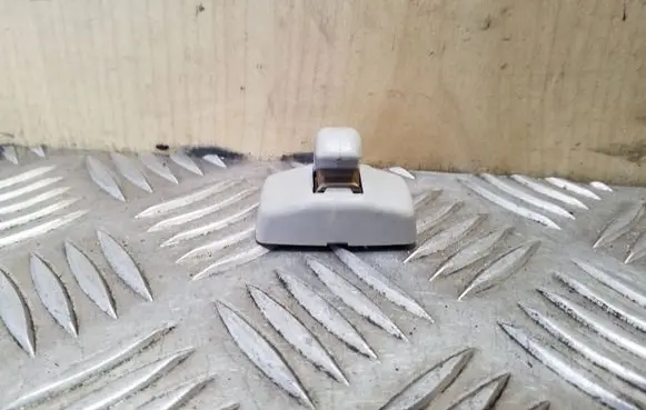 Sun visor clip/hook/bracket