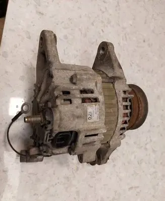 Nissan Navara D22 Generator/alternator 231007T403 LR160728E