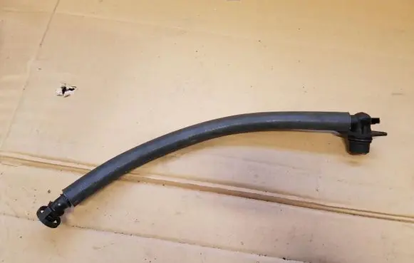 BMW 3 E90 E91 Breather hose/pipe 7560236