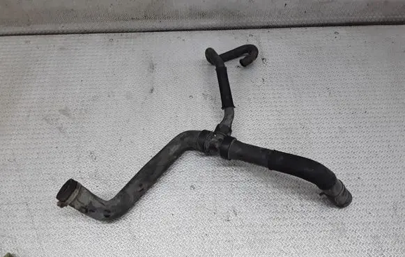 Engine coolant pipe/hose