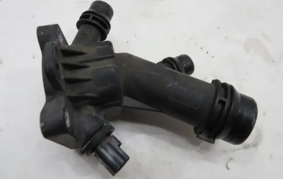 Volvo S60 Thermostat housing 31293556