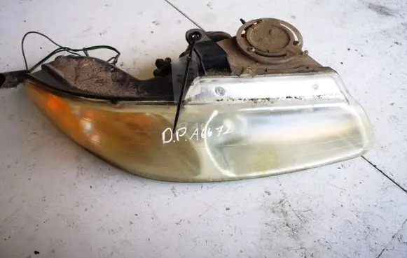 Chrysler Voyager Headlight/headlamp 203163b 20-3163b 203163b20-3163b