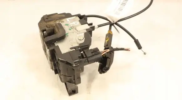 Renault Clio III Front door lock 2606C
