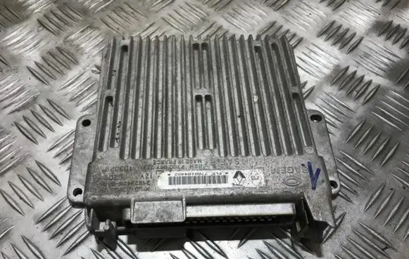 Renault Twingo I Engine control unit/module hom7700067277 7700104482
