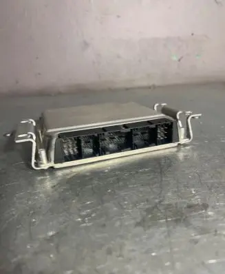 Mercedes-Benz E W210 Engine control unit/module A0265452532 0281001883 8RRTE341