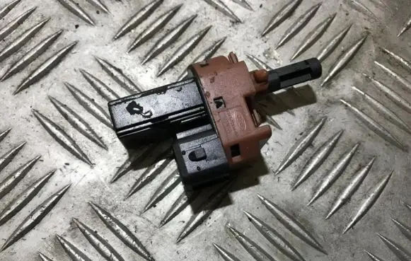 Clutch pedal sensor