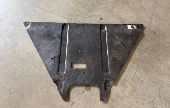 BMW i4 Center/middle under tray cover 8738054