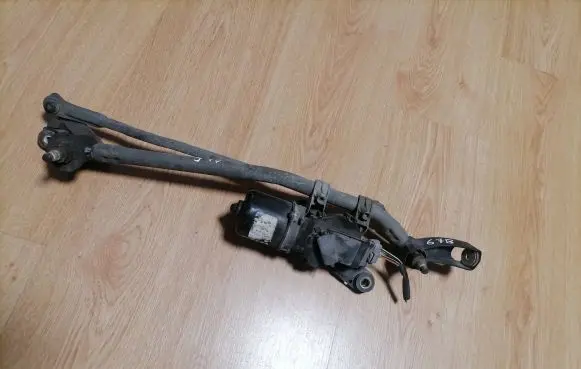Nissan Almera N16 Front wiper linkage and motor