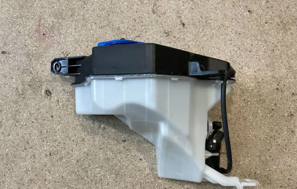 Hyundai Ioniq 5 Windshield washer fluid reservoir/tank 98610GI000