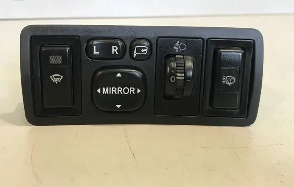 Wing mirror switch