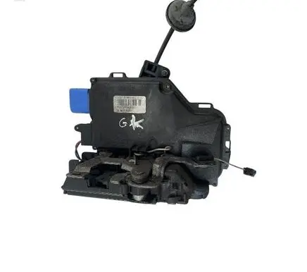 Volkswagen Touran II Rear door lock 7L0839015H