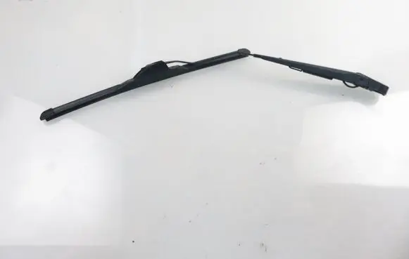 Hummer H2 Front wiper blade arm 