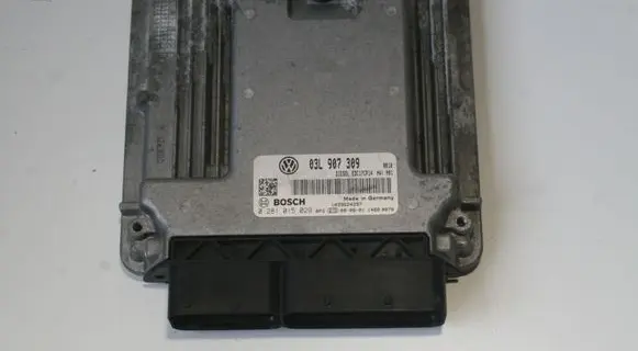 Volkswagen PASSAT B6 Engine control unit/module 03L907309 0281015029