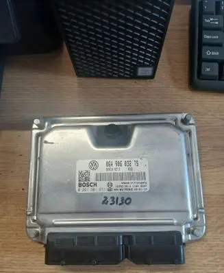 Volkswagen Transporter - Caravelle T5 Engine control unit/module 06A906032TS 0261201271 1039S13613