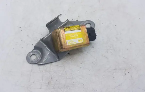 Toyota Land Cruiser (J120) Airbag control unit/module 8986060020