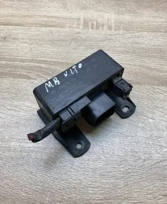 Mercedes-Benz Sprinter W906 Glow plug pre-heat relay 0005453516