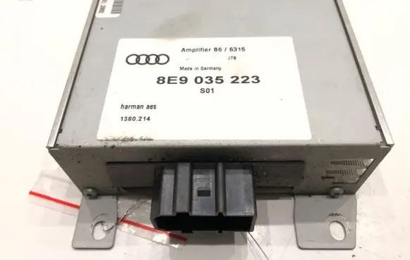Audi A4 S4 B6 8E 8H Sound amplifier 8E9035223
