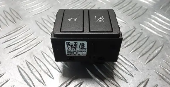 Tailgate opening switch