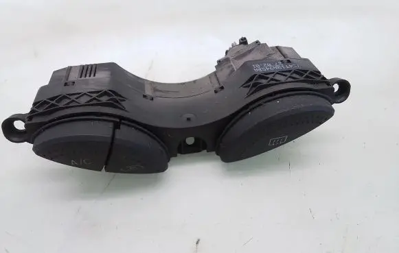 Ford Focus Windscreen/window heater switch YS4T19A945BA