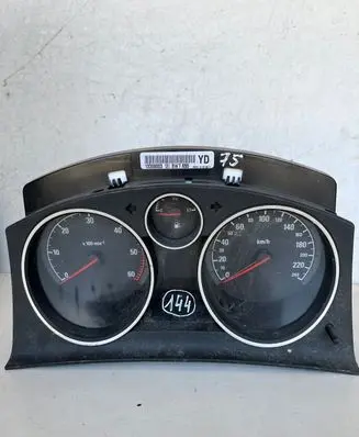 Opel Zafira B Speedometer (instrument cluster) 13309003 SW7655