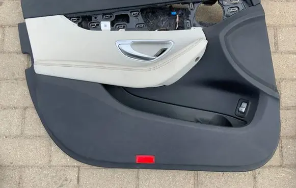 Mercedes-Benz C W205 Front door card panel trim