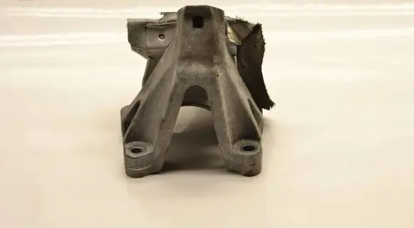 Audi A4 S4 B8 8K Engine mounting bracket 8K0199307BJ