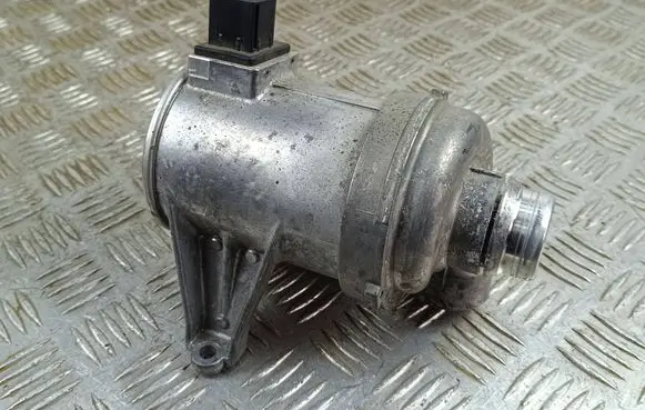 Volvo XC90 Water pump 31368715