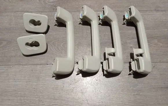 Volvo V40 A set of handles for the ceiling 39815466 39815400