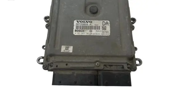 Volvo V70 Engine control unit/module 30729826 1039S12418 0281012103