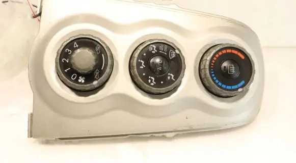 Toyota Yaris Interior fan control switch 