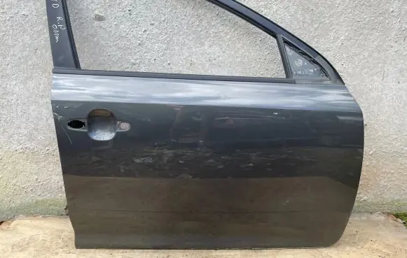 KIA Ceed Front door