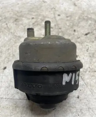 Volvo V70 Engine mount bracket 9492802